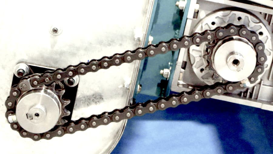 Example of a simple chain drive with two ready-made sprockets